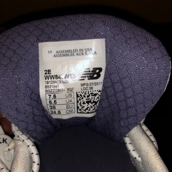 Brand New - Never Worn  NEW BALANCE WOMEN'S 847 V3  7.5 W with Lace Toggle lock - Picture 6 of 6